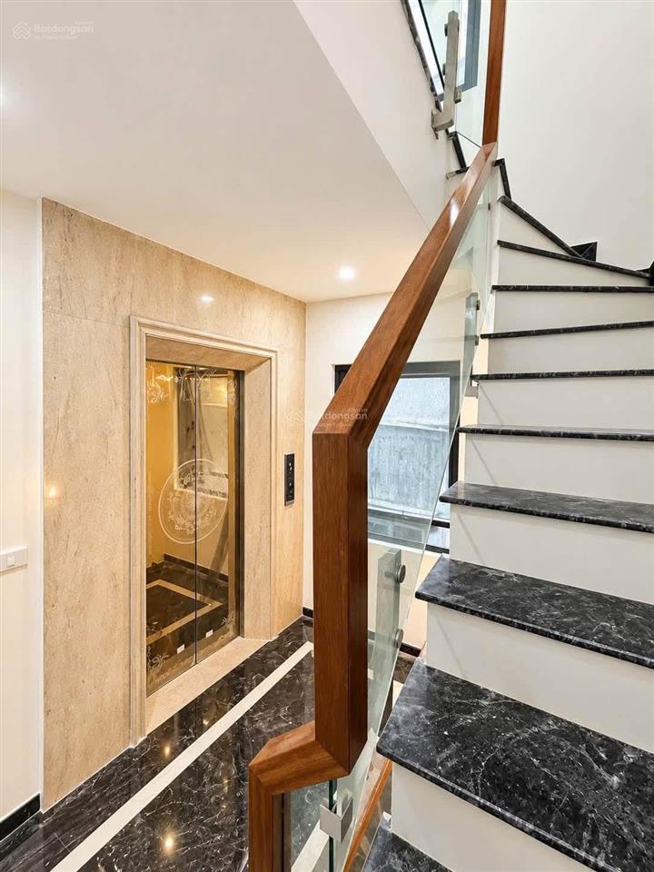 Đẳng cấp ba đình, building kim mã 8 tầng thang máy, 2 mặt ngõ ô to tránh, sổ vuông đẹp27 tỷ