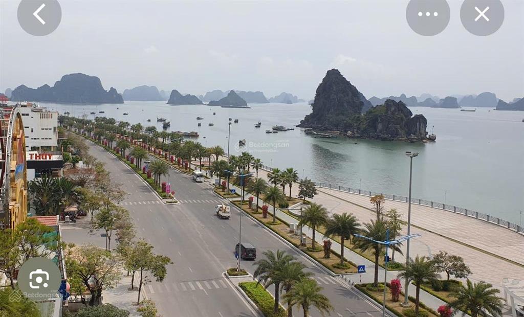 Bán nhà mặt đường bao biển trần quốc nghiễn hạ long, cột 5, giá 300tr/m2