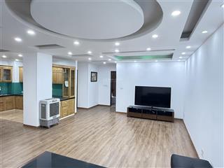 Chính chủ cần bán căn chung cư 141m 3 ngủ 2 vệ sinh tầng đẹp view vinhome riverside  sổ đỏ cc