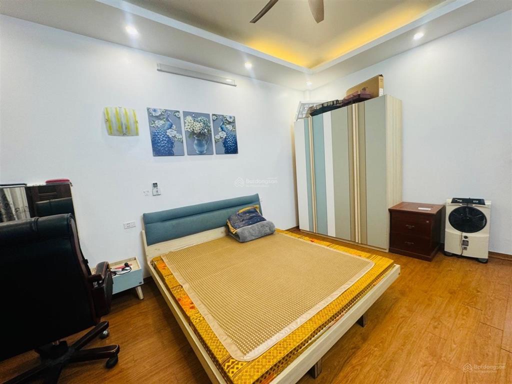 Phố bồ đề nhà đẹp oto thông kinh doanh dt rộng ở sướng sẵn nội thất ở ngay sđcc giá đầu tư