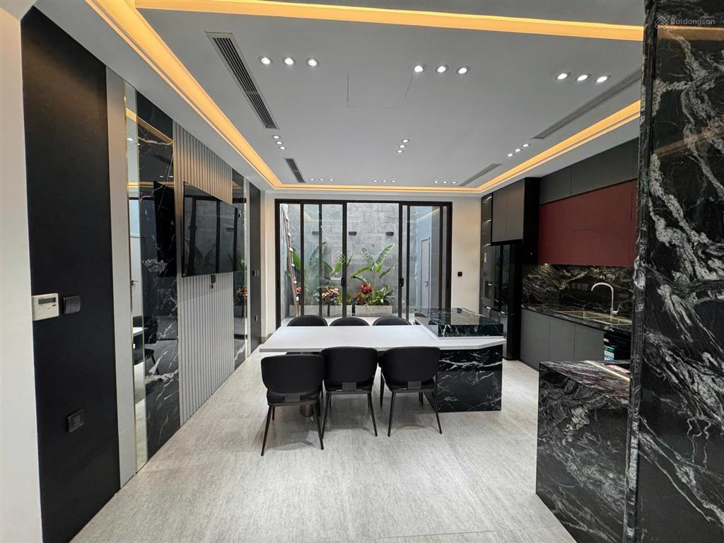 Siêu phẩm việt hưng gâra oto 6 tầng thang máy  oto thông full nội thất dt rộng sđcc pháp lý sạch