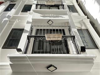Đàm quang trung cổ linh đối diện aeon nhà mới oto đỗ cửa full nội thất cách mp 10m 0965 047 ***