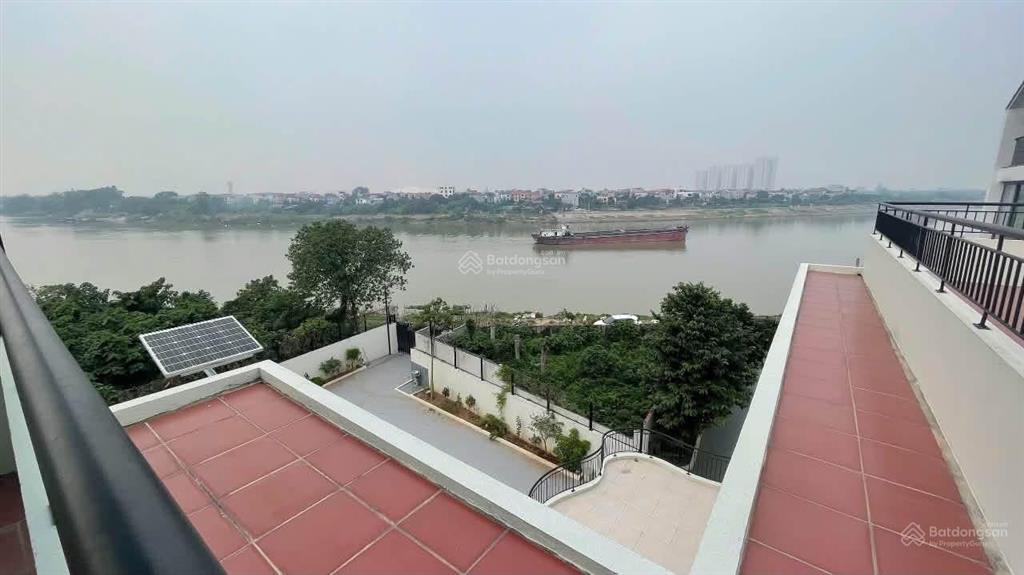 Cho thuê nhà riêng kiểu biệt thự sân vườn tại ngọc thụy  0965 047 ***