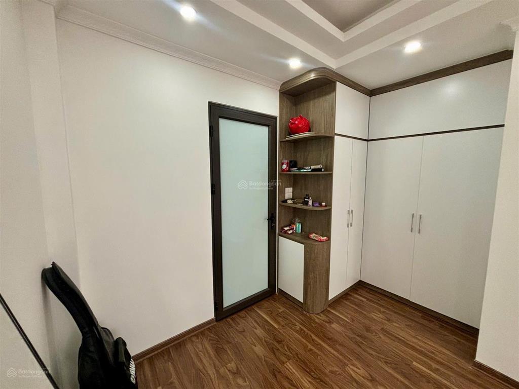 Chính chủ e trai em muốn bán căn nhà tại dương văn bé 32m x 5 tầng 7.6 tỷ có thương lượngsđcc
