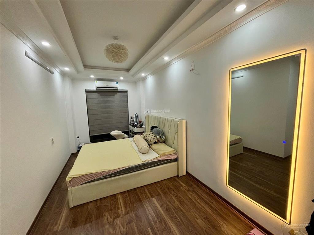 Chính chủ e trai em muốn bán căn nhà tại dương văn bé 32m x 5 tầng 7.6 tỷ có thương lượngsđcc