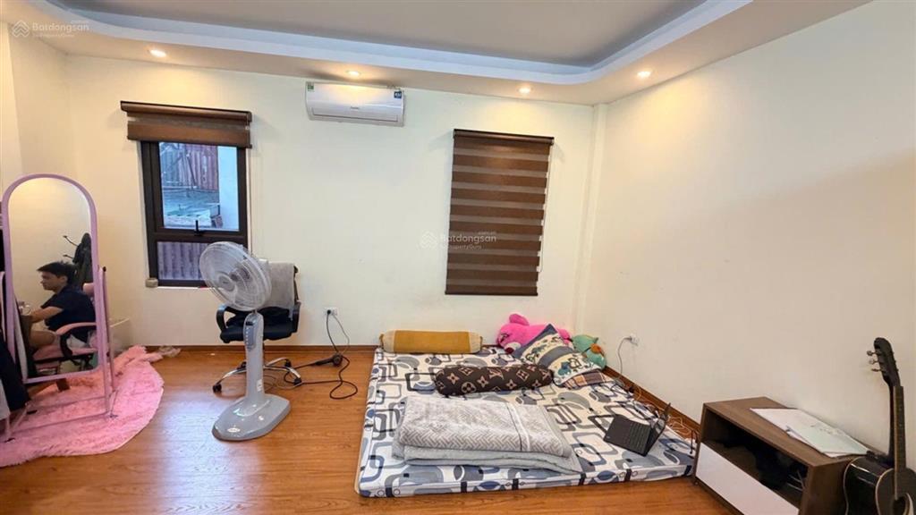 Nhà ngọc thụy 33m x 5 tầng 6.9 tỷ full nội thất sđcc sẵn ở ngay chủ thiện chí chưa qua đt