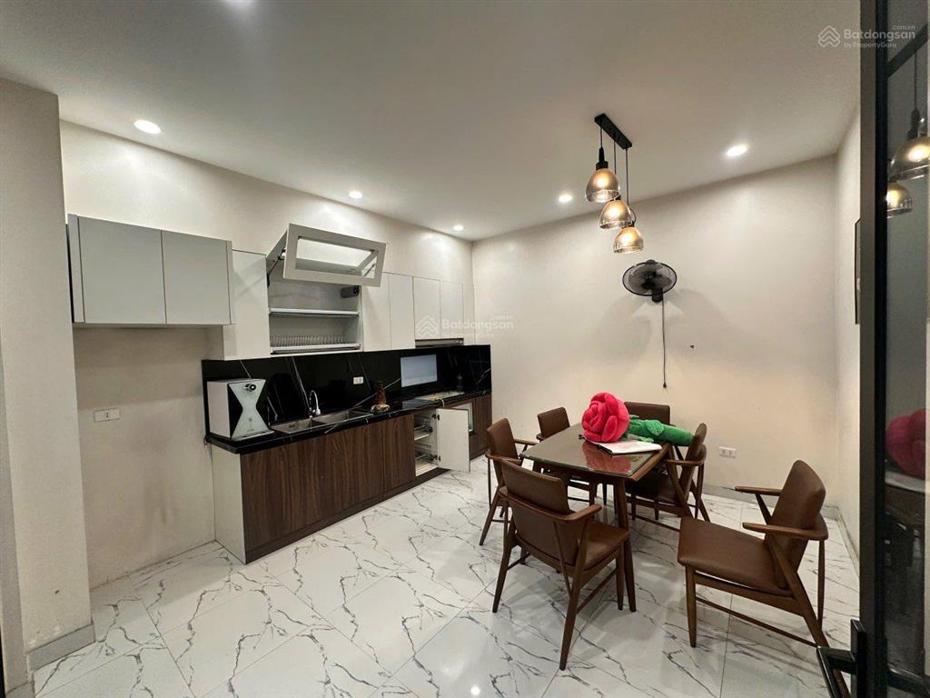 Cho thuê nhà phố hoàng minh đạo  bồ đề  gara oto vừa ở vừa kinh doanh đối diện bv tâm anh 16tr