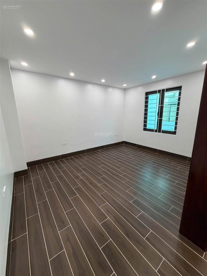 Bán nhà xây mới tại phố hoàng ngân, p. trung hòa. dt 59m2. mt 7m. xây 5 tầng. giá chào 17,5 tỷ
