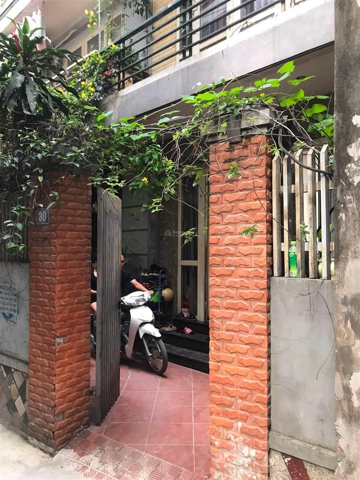 Nhà đang ở tại triều khúc, than xuân. kd hoặc cho thuê. 62m2, mt4.3m. xây 4 tầng. giá chào 10.8 tỷ