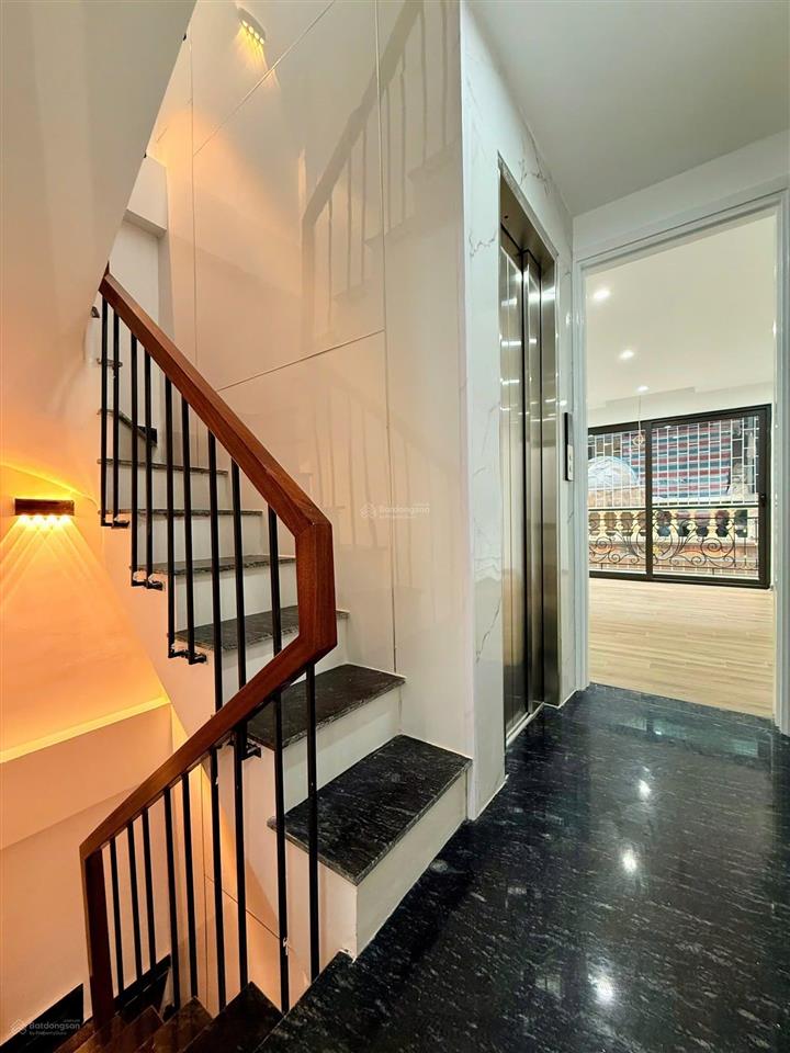 Bán nhà khu qđ phố vương thừa vũ. dt 44m2. mt4m. xây 5 tầng có thang máy. giá chào 11.6 tỷ