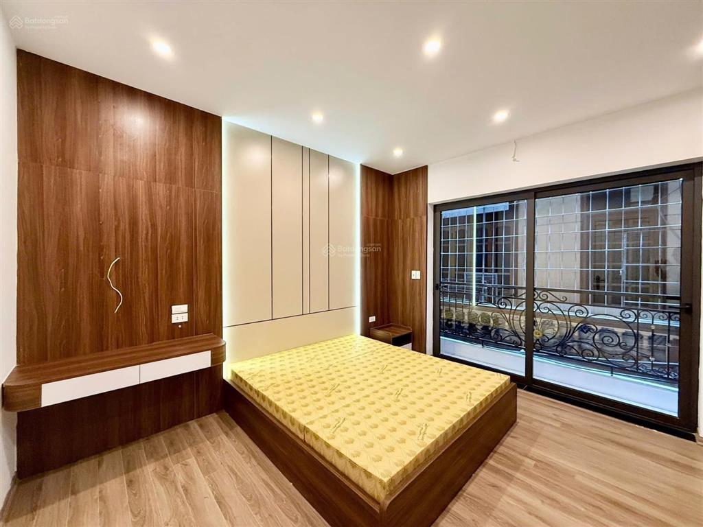 Bán nhà khu qđ phố vương thừa vũ. dt 44m2. mt4m. xây 5 tầng có thang máy. giá chào 11.6 tỷ