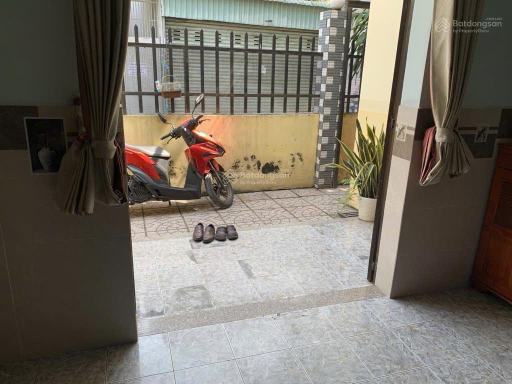 Bán đất tặng nhà cấp 4 đường đt743a 93m2 ngang 12.5m, hẻm xe hơi, chỉ 3 tỷ. như 0949 213 ***