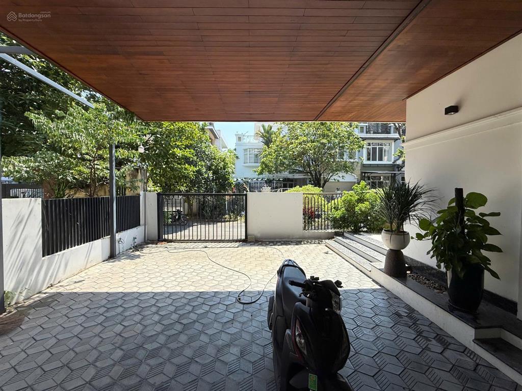 Bán biệt thự tứ lập mỹ gia 2  phú mỹ hưng 85 tỷ  0984 848 *** mạnh đạt