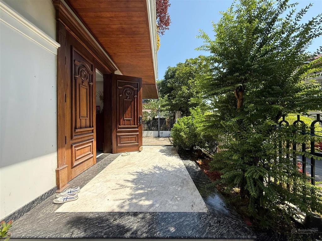 Bán biệt thự tứ lập mỹ gia 2  phú mỹ hưng 85 tỷ  0984 848 *** mạnh đạt