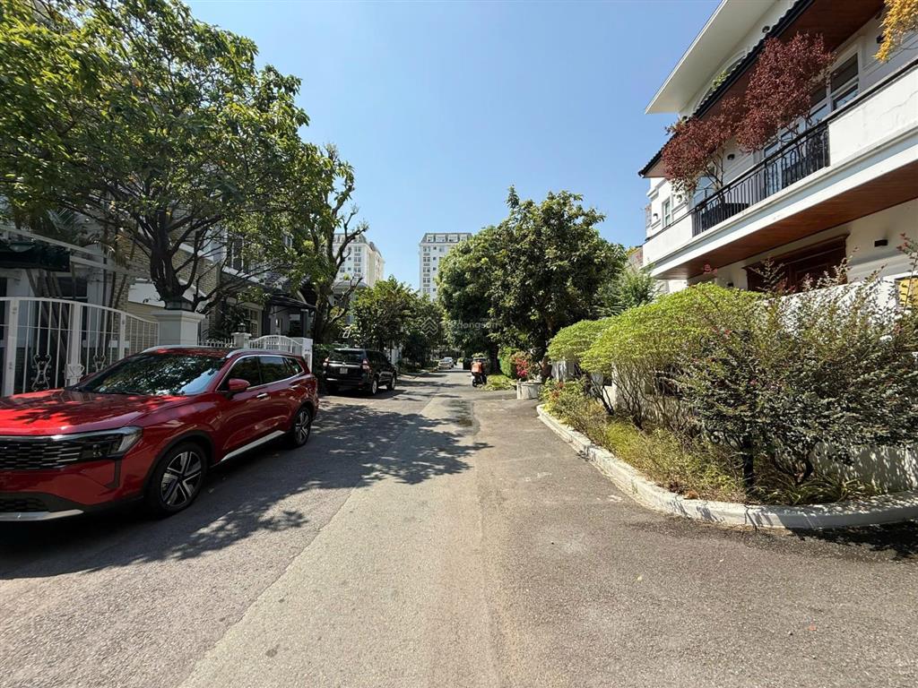 Bán biệt thự tứ lập mỹ gia 2  phú mỹ hưng 85 tỷ  0984 848 *** mạnh đạt