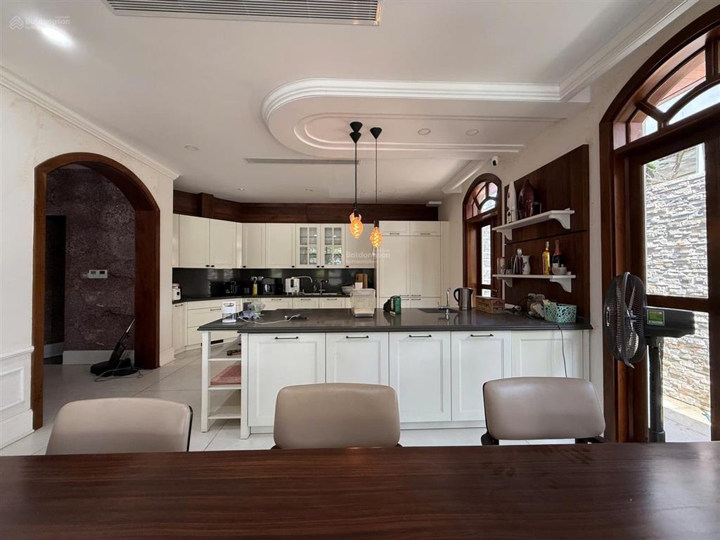 Bán biệt thự tứ lập mỹ gia 2  phú mỹ hưng 85 tỷ  0984 848 *** mạnh đạt