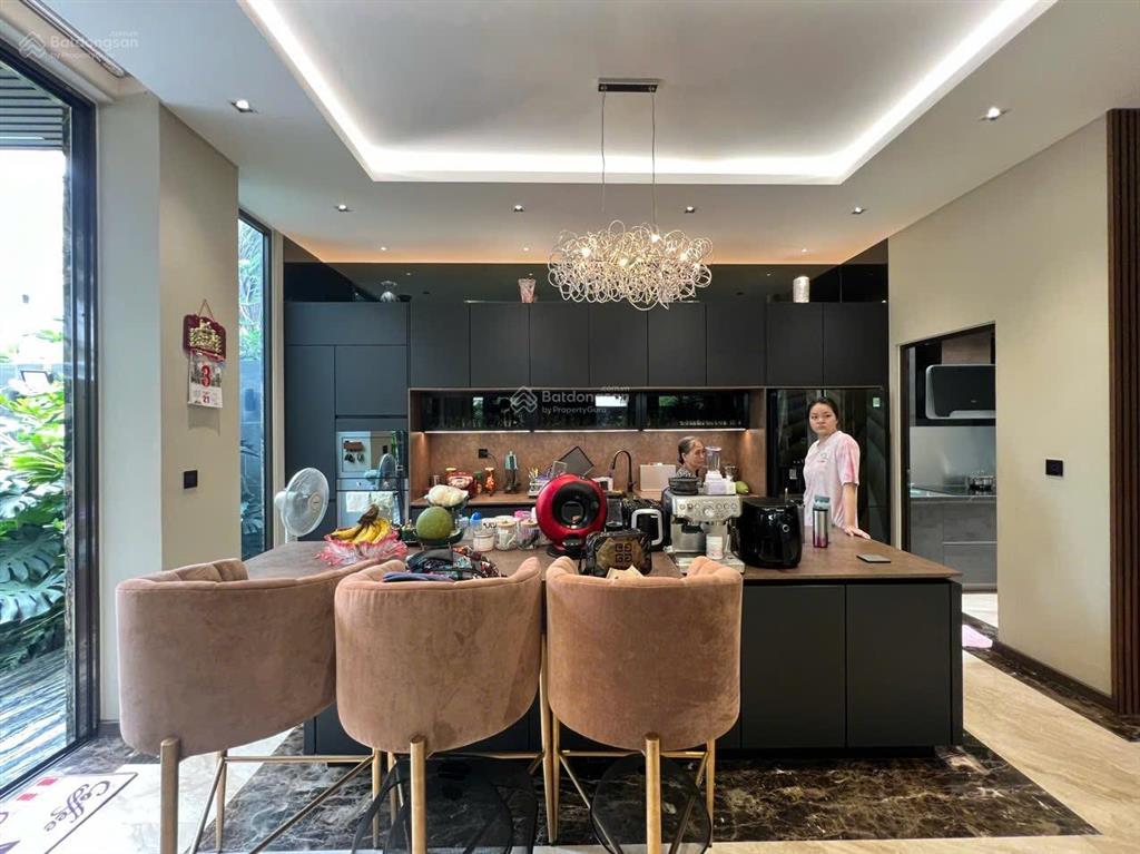 Bán biệt thự đơn lập góc siêu đẹp nam thông 3  phú mỹ hưng  0984 848 *** mạnh đạt