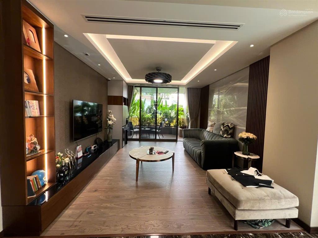 Bán biệt thự đơn lập góc siêu đẹp nam thông 3  phú mỹ hưng  0984 848 *** mạnh đạt