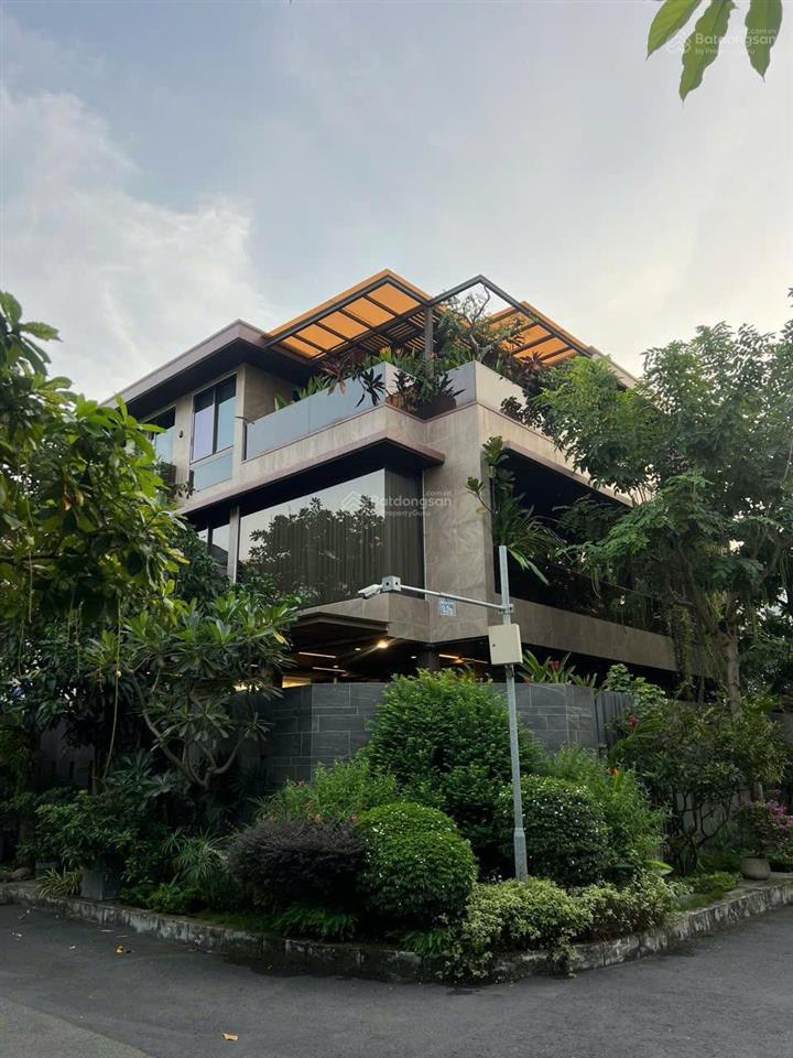 Bán biệt thự đơn lập góc siêu đẹp nam thông 3  phú mỹ hưng  0984 848 *** mạnh đạt