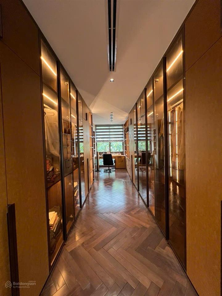 Bán biệt thự đơn lập góc siêu đẹp nam thông 3  phú mỹ hưng  0984 848 *** mạnh đạt