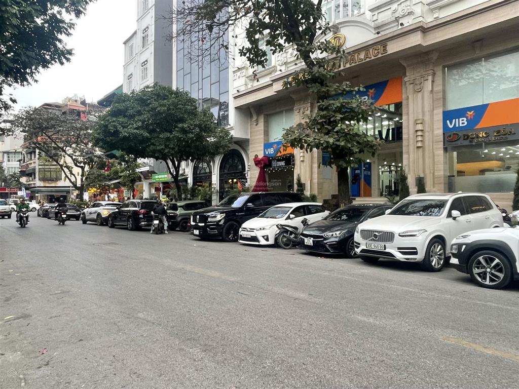 Bán gấp khách sạn vip ba đình, gần hồ trúc bạch, view hồ tây, mặt phố đặng dung 250m2 cho thuê 8 tỷ