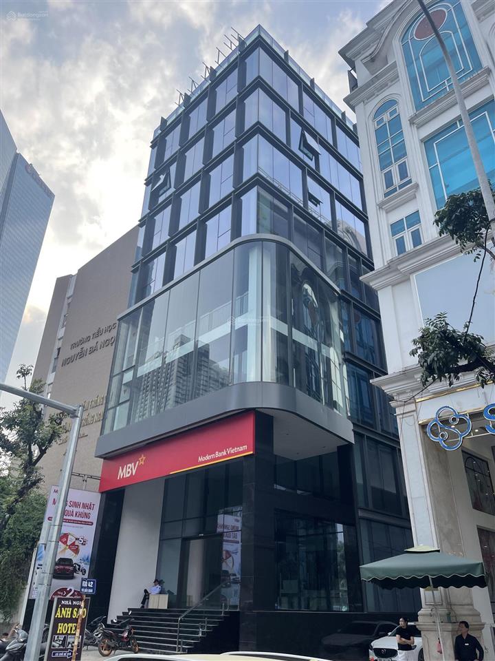 Bán gấp nhà mặt phố xuân la, căn góc 2 mặt phố vỉa hè ngay ngoại giao đoàn,100tr/th 146m2 9mt 65 tỷ