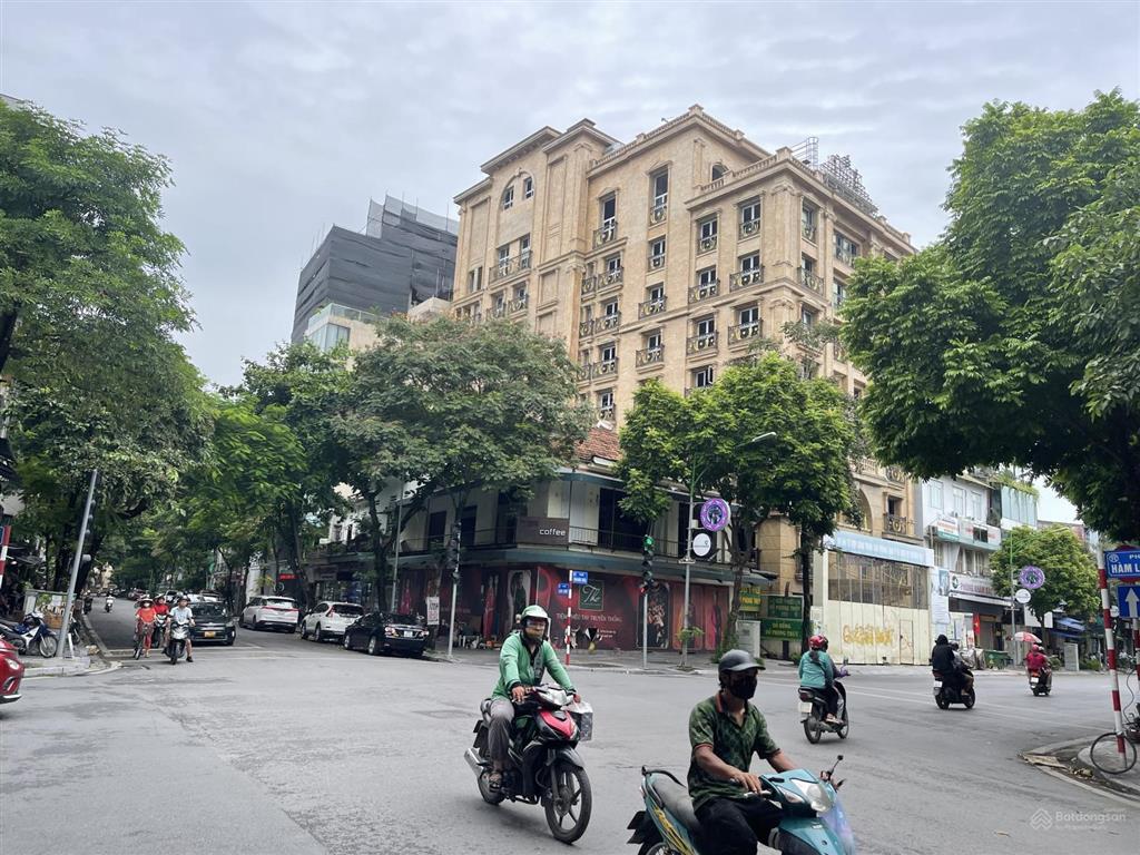 Bán nhà mặt phố phố huế, 550 tỷ, 800m2 16 tầng, mặt tiền 40m, thuê 30 tỷ/năm, căn góc siêu vip hiếm
