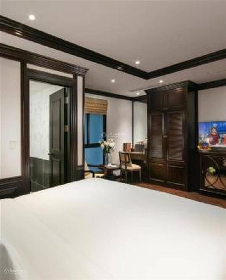 Bán khách sạn 15 tầng lõi ba đình, dòng tiền 1.3 tỷ/tháng .hiếm trong tầm giá  mr phát 0908 161 ***
