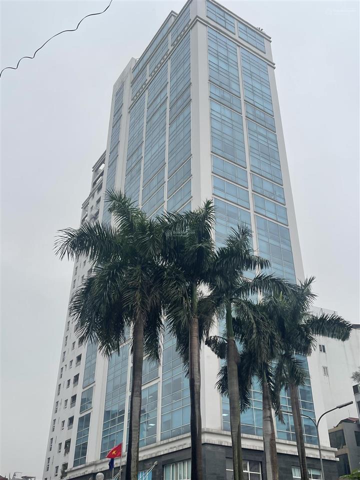 Bán tòa nhà mặt phố phạm văn bạch, p. 15, tân bình, view sân golf, 400m 10 tầng 1 hầm thuê 400tr/th