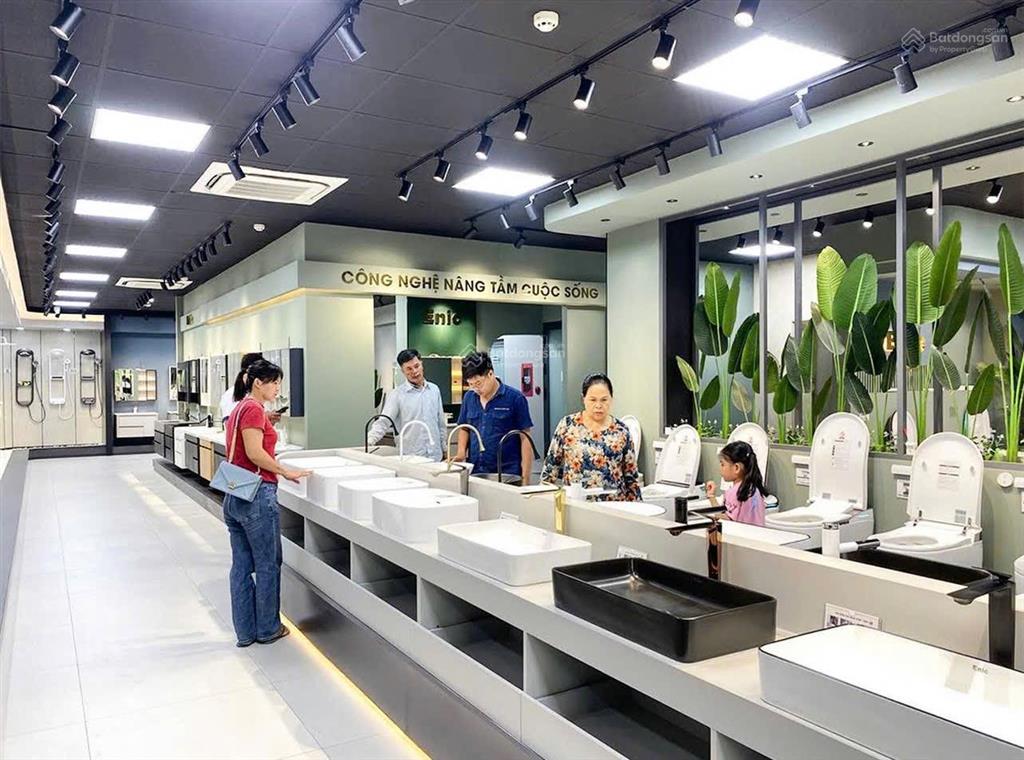 Bán tòa nhà mặt phố phạm văn bạch, p. 15, tân bình, view sân golf, 400m 10 tầng 1 hầm thuê 400tr/th