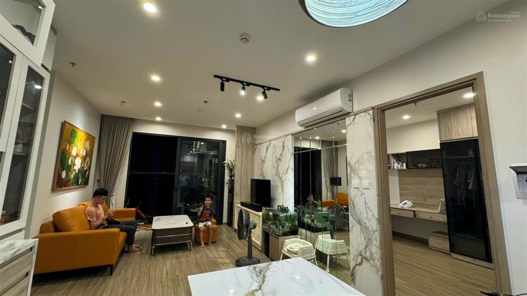 Bán căn hộ 3pn 2wc 88,5m2 giá chỉ 7,x tỷ vinhomes smart city.  0984 576 ***