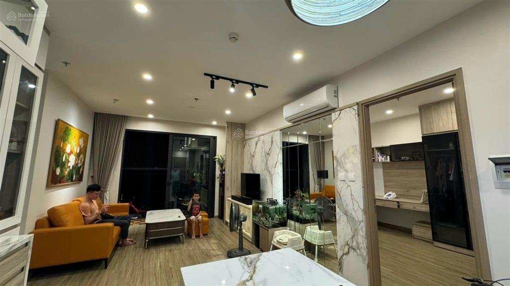 Bán căn hộ 3pn 2wc 88,5m2 giá chỉ 7,x tỷ vinhomes smart city.  0984 576 ***