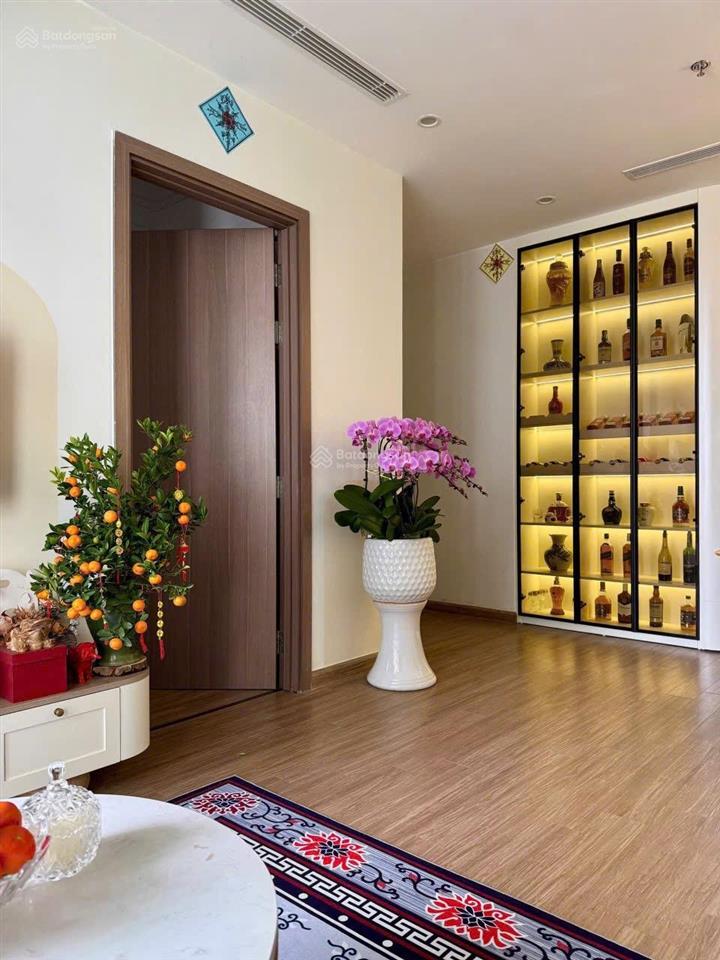 Bán căn hộ 2pn 2wc 77m2 view hồi giá 10,x tỷ dự án vinhomes sky lake.  0984 576 ***