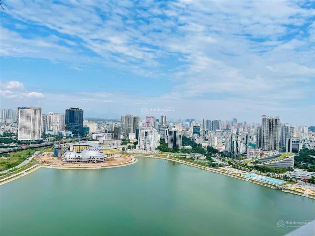 Bán căn hộ 2pn 2wc 77m2 view hồi giá 10,x tỷ dự án vinhomes sky lake.  0984 576 ***