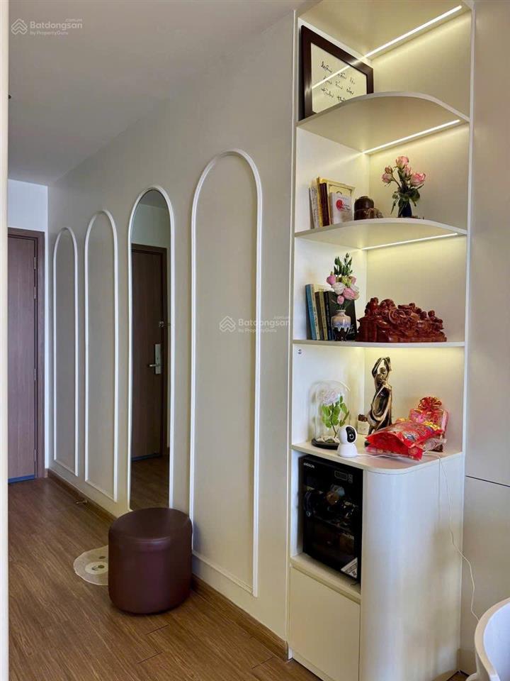 Bán căn hộ 2pn 2wc 77m2 view hồi giá 10,x tỷ dự án vinhomes sky lake.  0984 576 ***