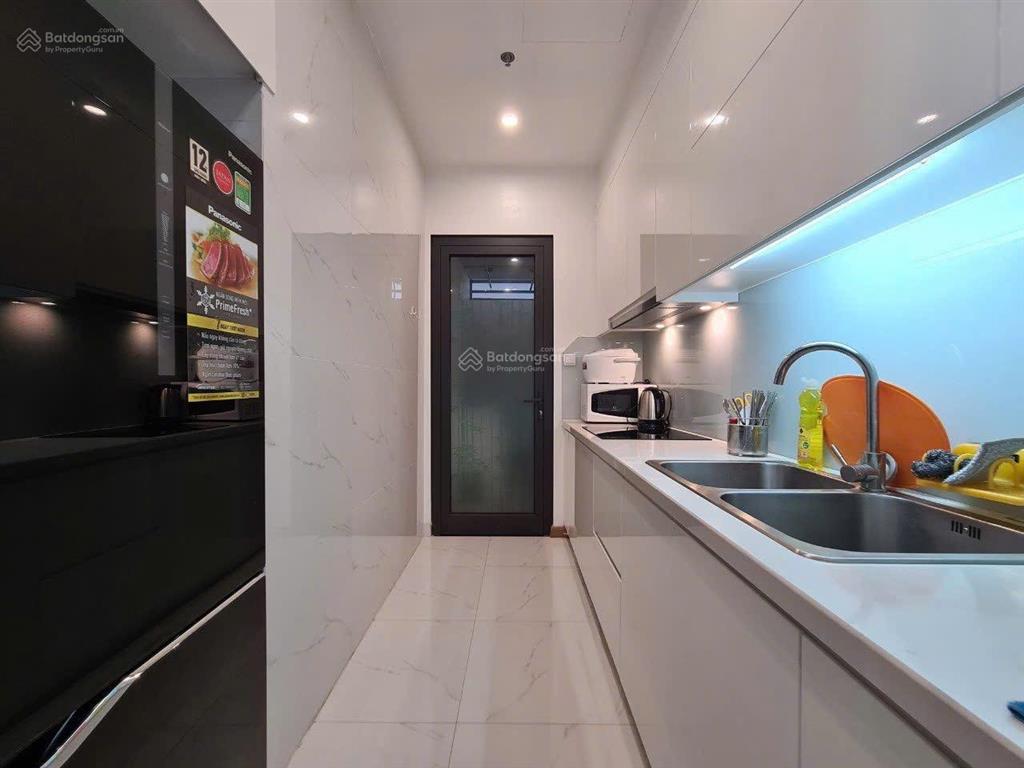 Bán căn hộ 2pn 2wc 77m2 view hồi giá 10,x tỷ dự án vinhomes sky lake.  0984 576 ***