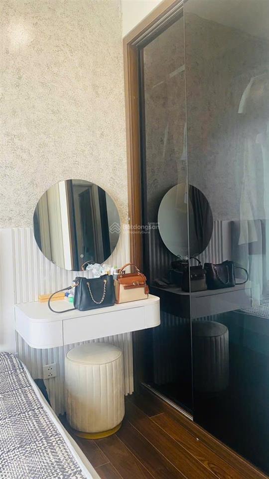 Bán căn hộ 2pn 2wc 70m2 view hồ tòa c masteri west heights.  0984 576 ***