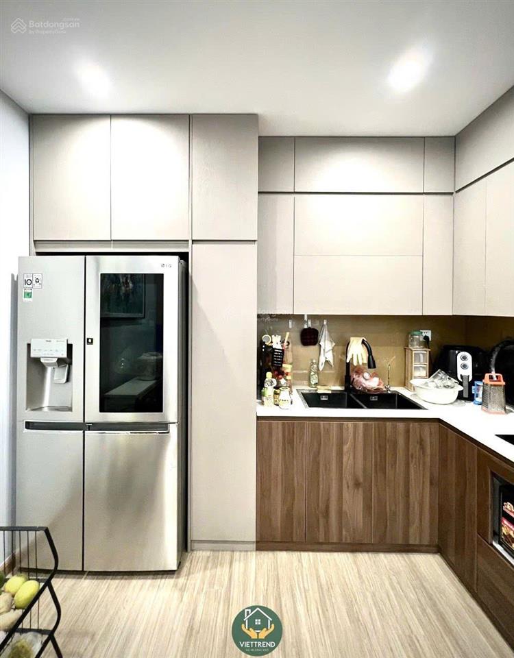 Bán căn hộ 2pn2wc 60m2 giá 4,x tỷ the sapphire vinhomes smart city.  0984 576 ***