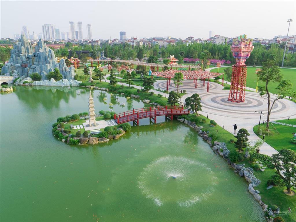 Bán căn hộ 2pn2wc 60m2 giá 4,x tỷ the sapphire vinhomes smart city.  0984 576 ***