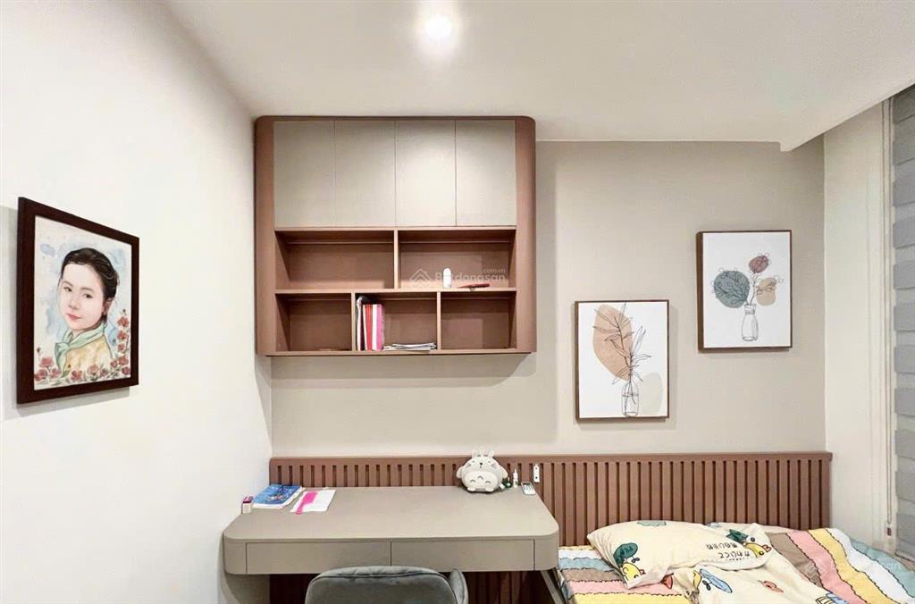 Bán căn hộ 2pn2wc 60m2 giá 4,x tỷ the sapphire vinhomes smart city.  0984 576 ***