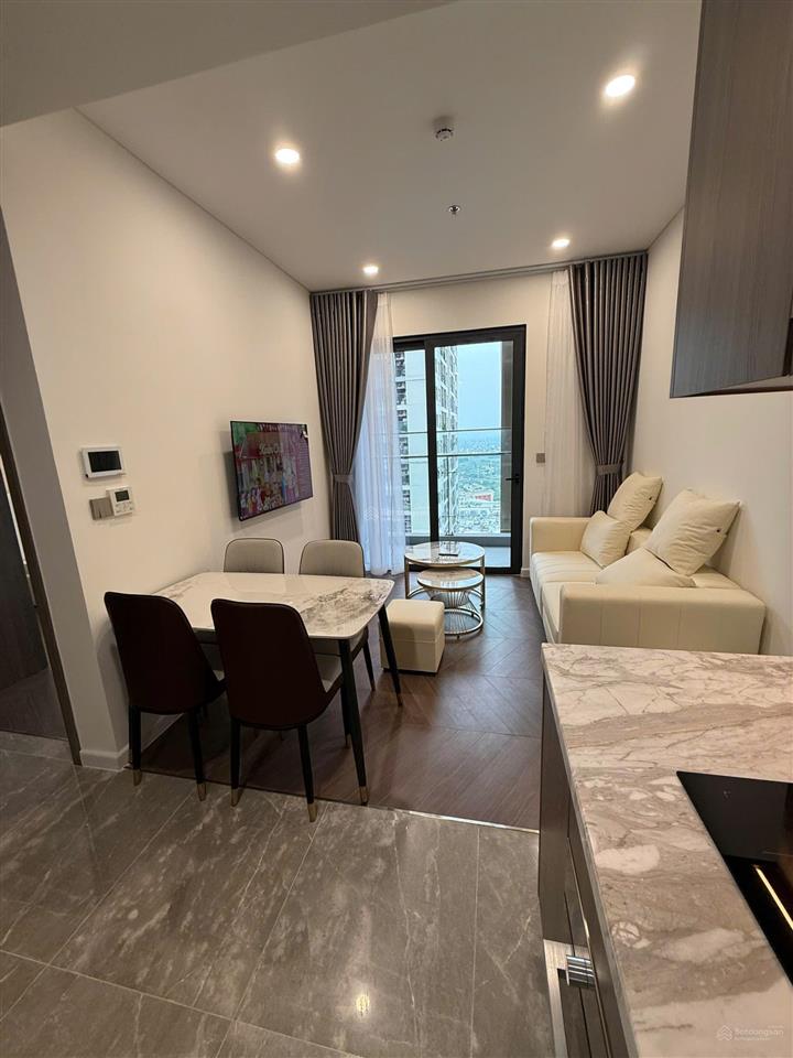Bán căn hộ 1pn + 53m2 giá 4,x tỷ tòa a3 dự án lumie're evergreen.  0984 576 ***