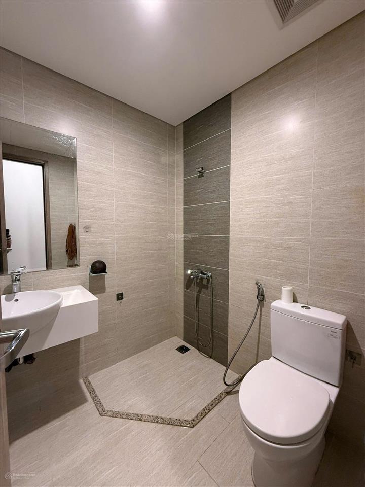 Cần tiền bán nhanh căn hộ 2pn 2wc 60m2 tòa s4 giá 3,8 tỷ dự án vinhomes smart city.  0865 932 ***