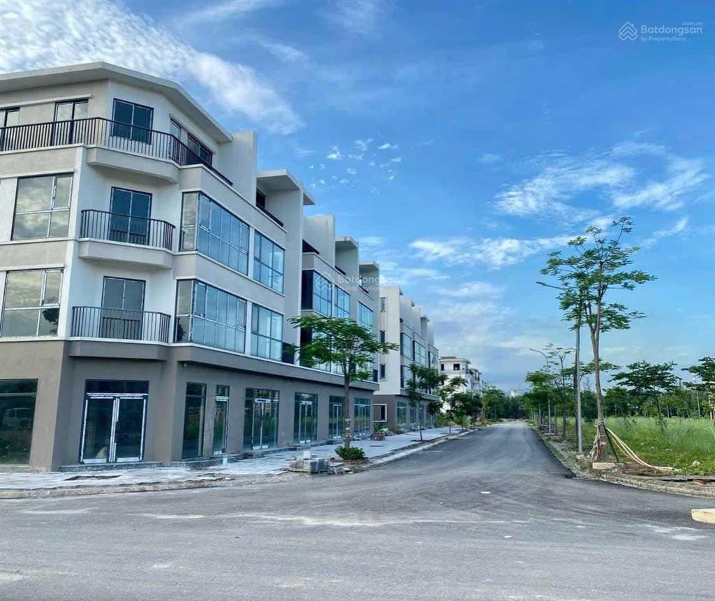 Đất ven biển tp hạ long  trung tâm thành phố giá chỉ từ 17 triệu/m2 đất