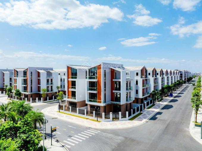 Cắt lỗ phố biển 16 xẻ khe trục thông 40 toà chung cư mik và hồ tạo sóng
