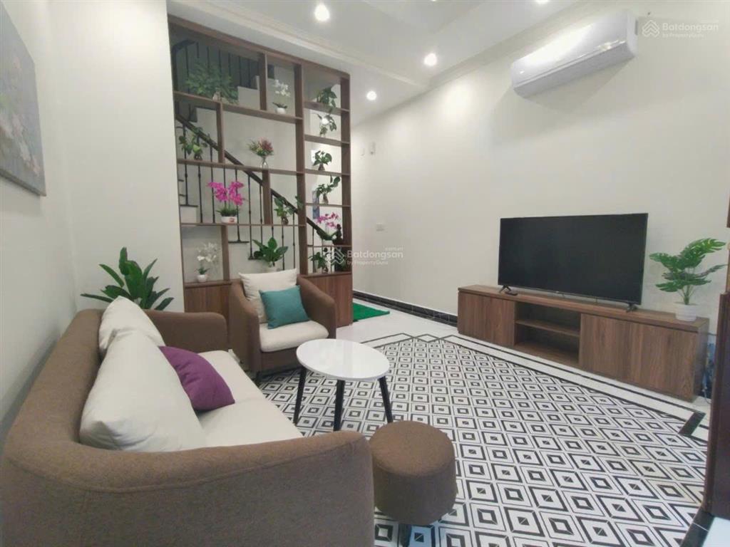 Cho thuê nhà mới hoàn thiện  2pn khép kín, full đồ đẹp thoáng cạnh công viên