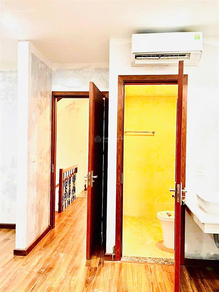 Cho thuê nhà mới hoàn thiện  2pn khép kín, full đồ đẹp thoáng cạnh công viên