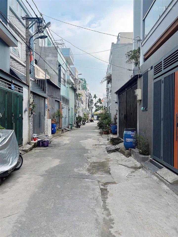 Nhà 3 tầng btct, dt 53m2, 7.x tỷ ngay hẻm ô tô phan văn trị sát chợ cây thị