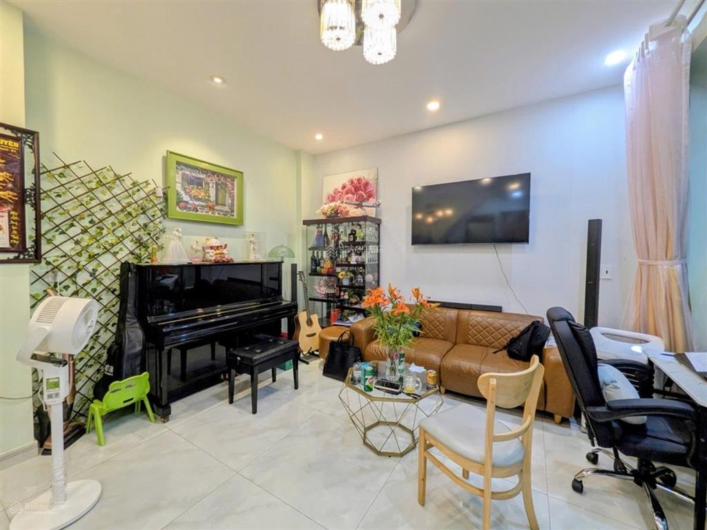 Bán gấp dt 50.4m2, chỉ 5.x tỷ, ngay sân bay tân sơn nhất, bệnh viện 175