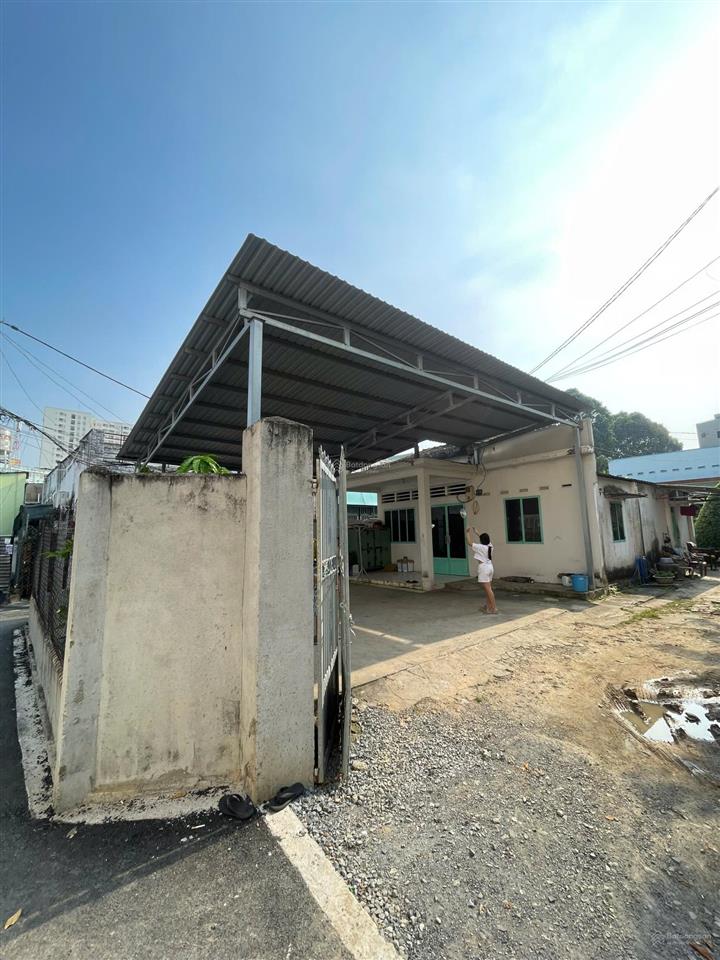 Bán nhà 99 tây hòa, diện tích 7x30m, 210m2 cn. cách ga metro 200m. giá 14 tỷ