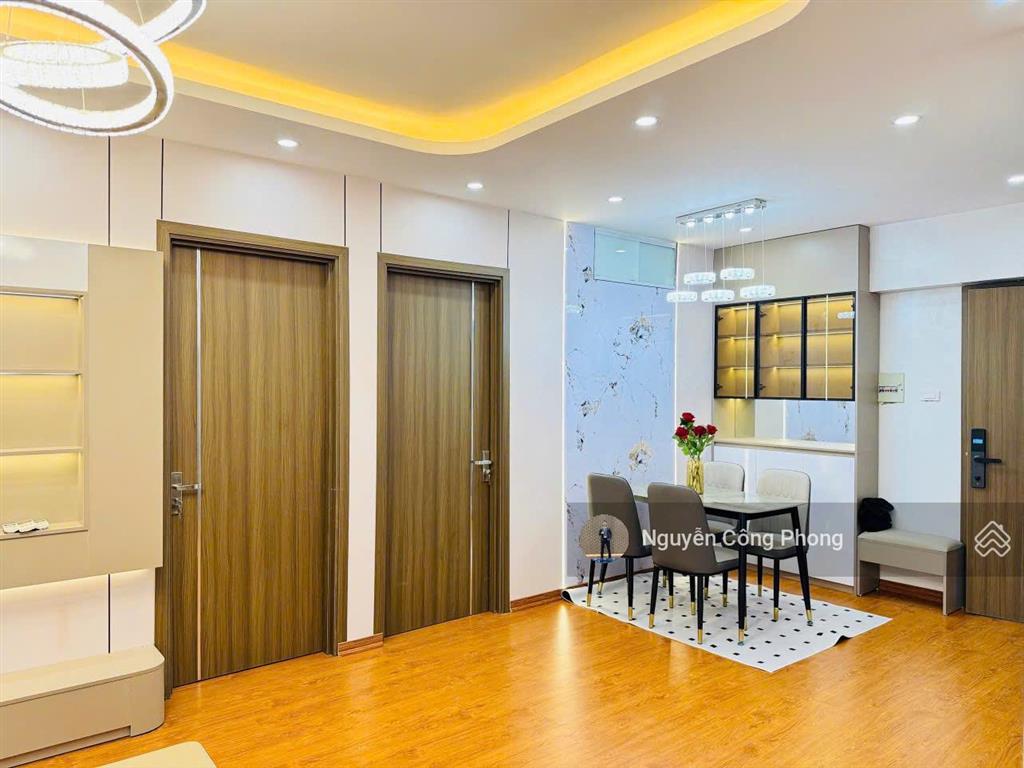 Sếp em cần bán gấp căn hộ đẹp long lanh với nội thất full đồ cao cấp từ sofa đến đèn trần pha lê